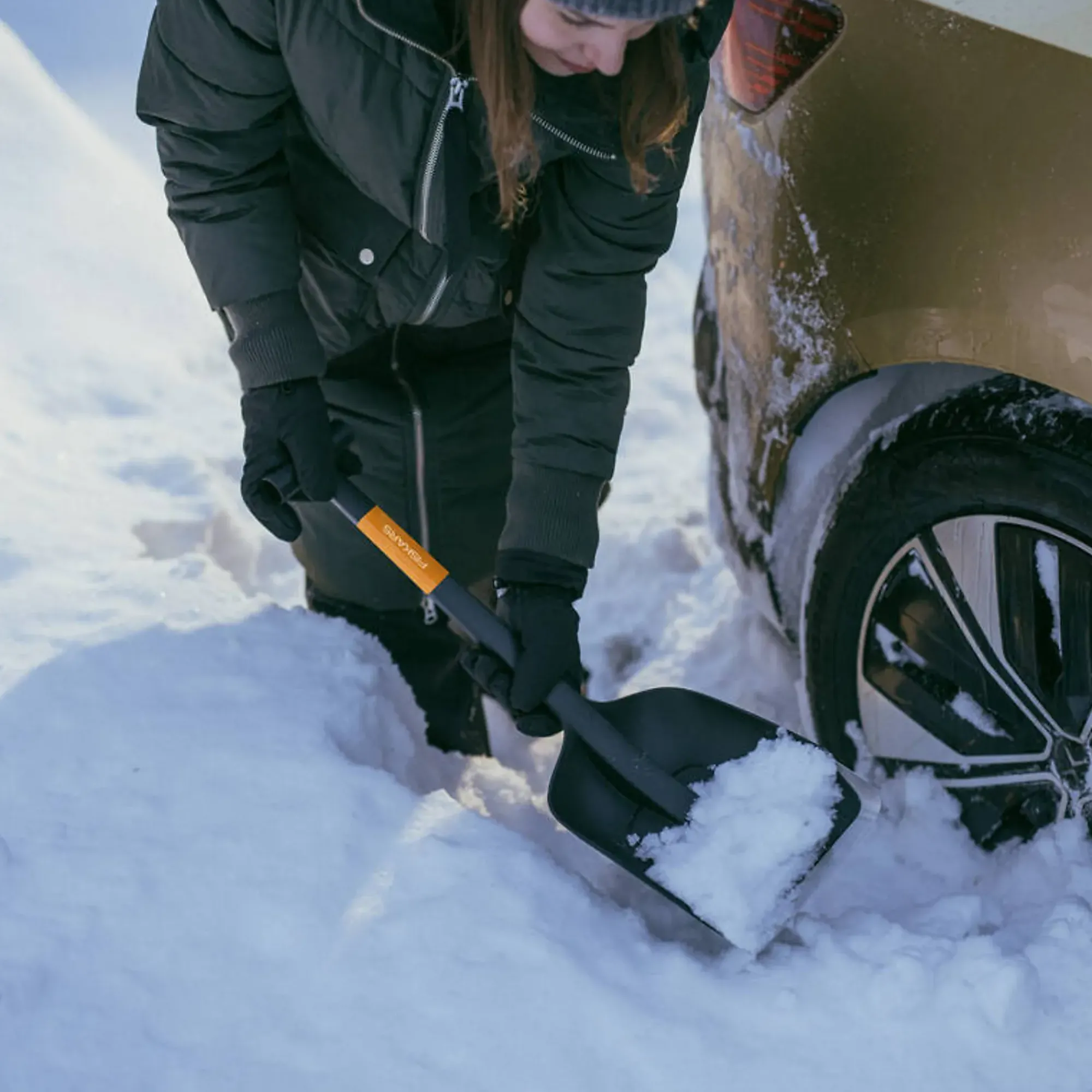 Bilspade PLUS med stål sliteskinne-Fiskars Best