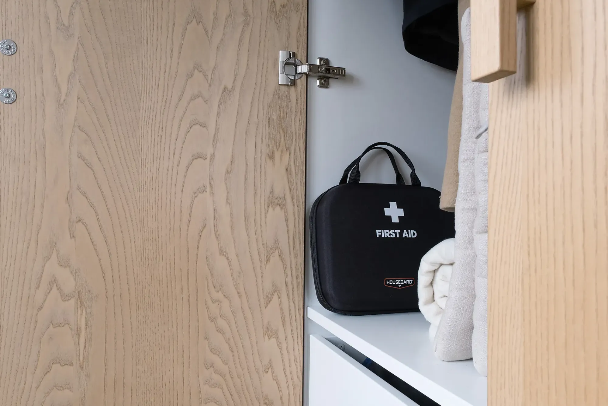 Førstehjelp Kit Plus 74deler-Housegard Discount