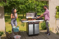 Gassgrill Rexon 4.1 med kokeplate på sidebordet-Landmann New