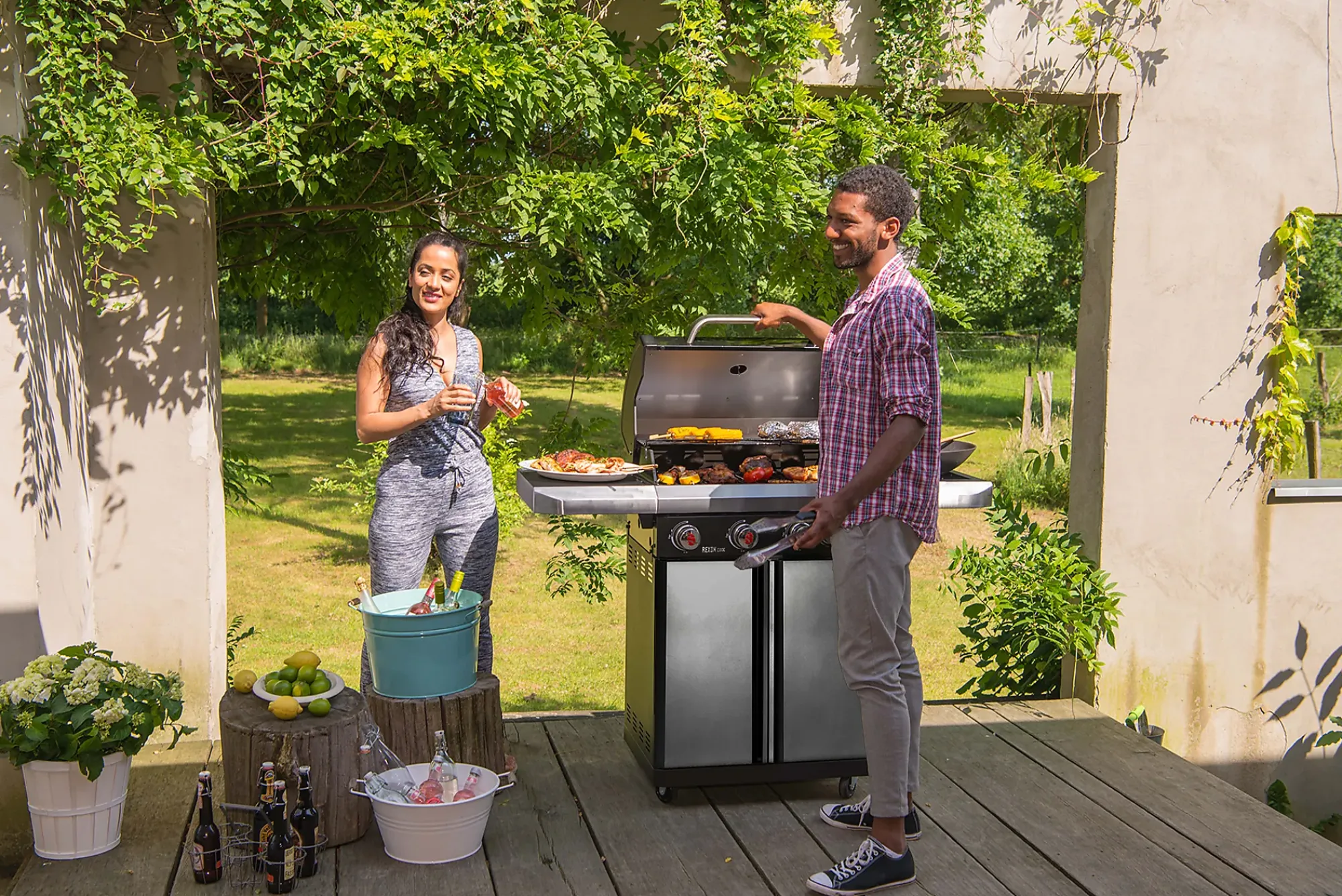 Gassgrill Rexon 4.1 med kokeplate på sidebordet-Landmann New