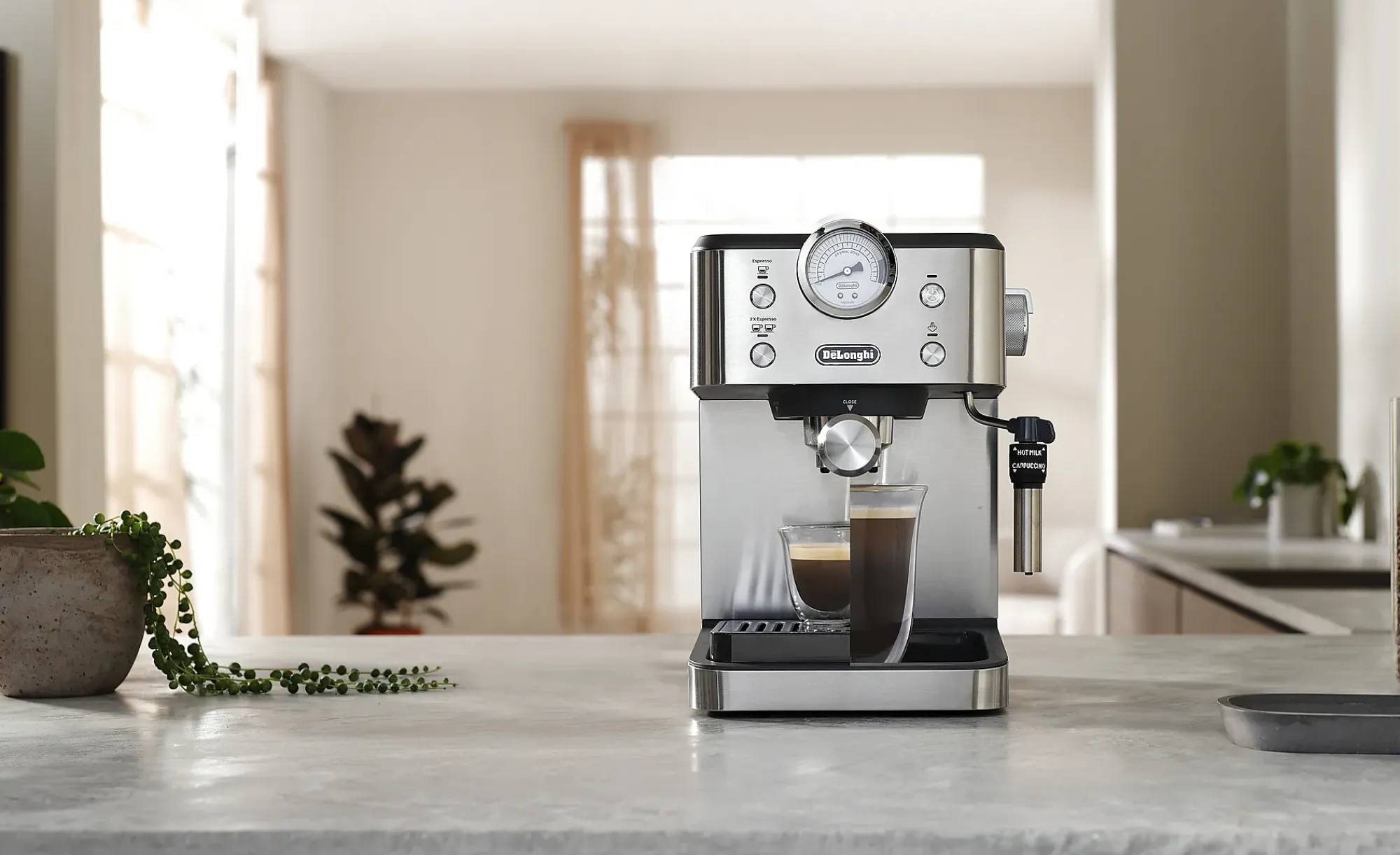 Kaffemaskin Classic EM450.M-Delonghi Hot
