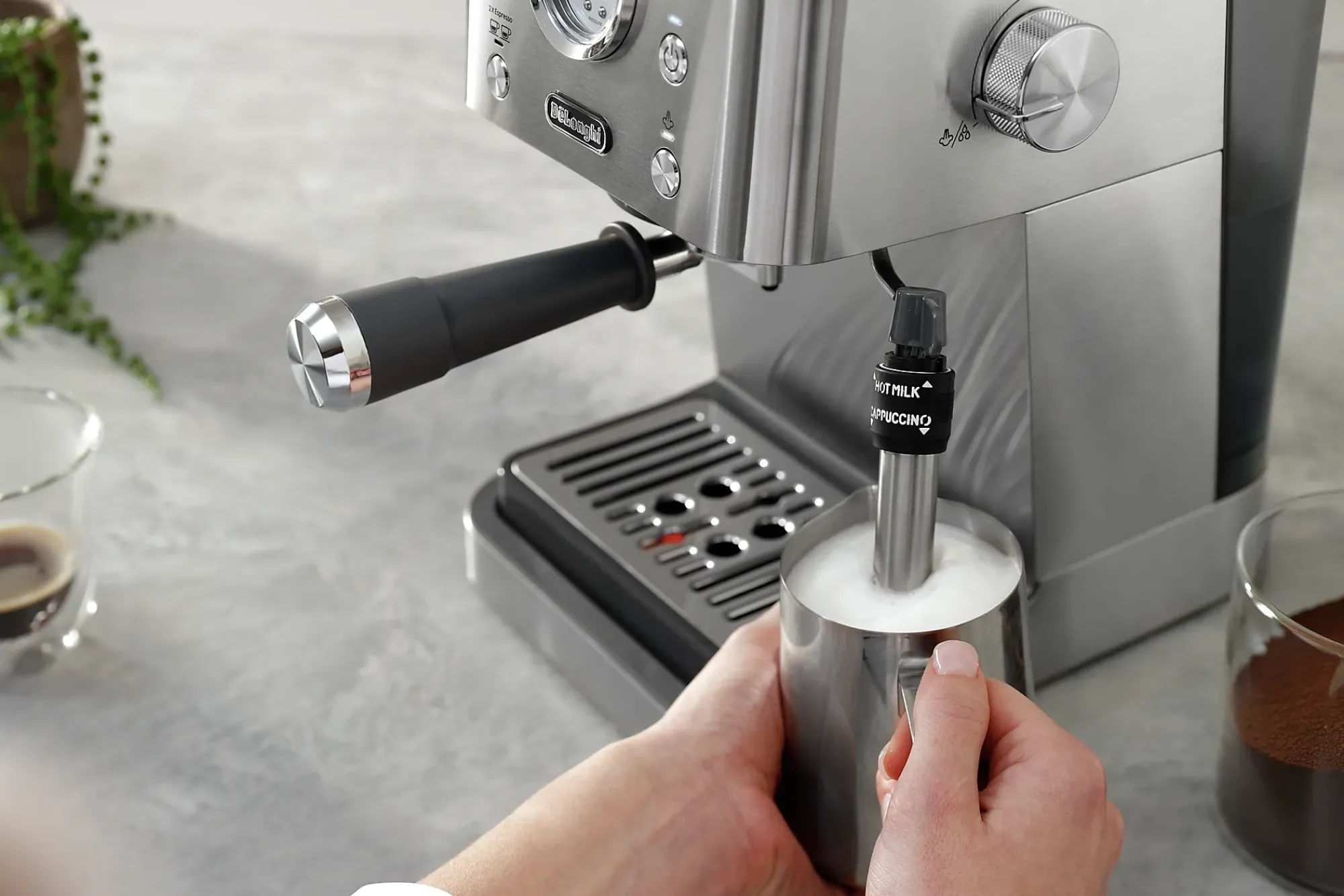 Kaffemaskin Classic EM450.M-Delonghi Hot