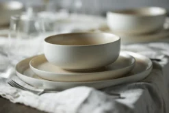 Middagstallerken North 27cm Matte Hvit/Matt Sand-Studio round Clearance