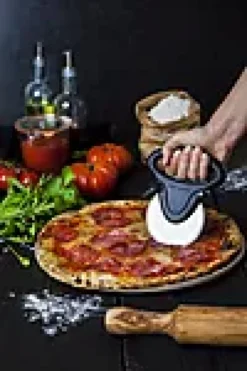 Pizzahjul sort ergonomisk-Microplane Hot