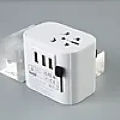 REISEADAPTER TIL DE FLESTE UTTAK INKL 3xUSB JORDET- Discount