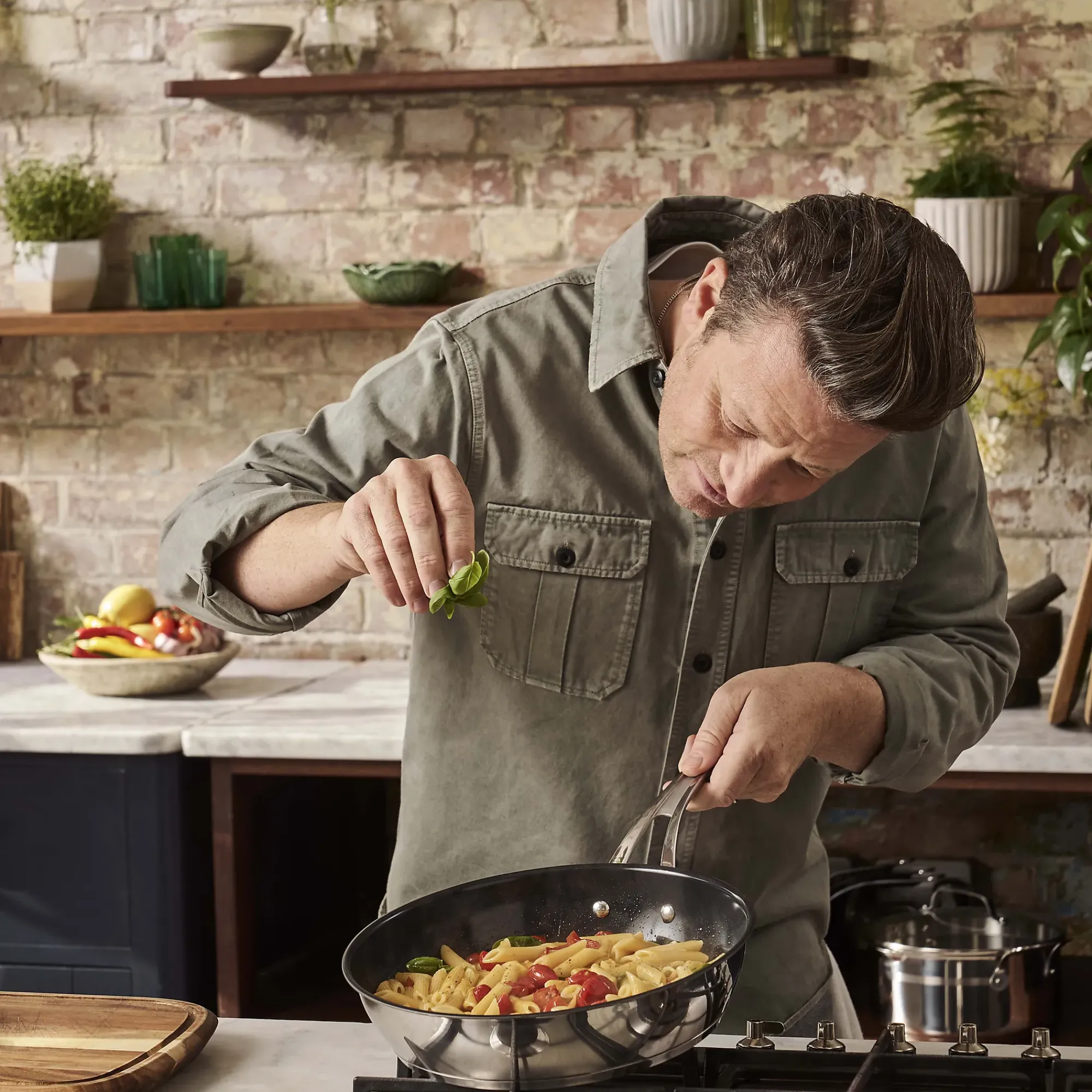 Stekepannesett 24+28cm og 1 pannebeskytter Cook's Classic-Jamie oliver tefal Online